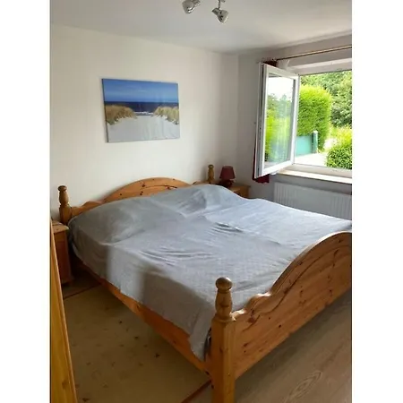 With 2 Bedrooms * מאסהולם